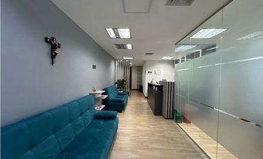 Oficina 82 m2 en San Fernando Plaza - El Poblado Medellín