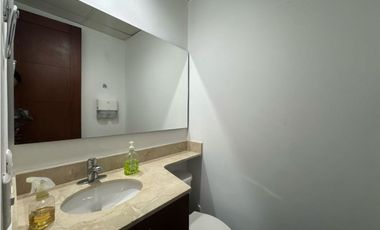 Oficina 82 m2 en San Fernando Plaza - El Poblado Medellín