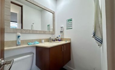 Oficina 50 m2 en San Fernando Plaza - El Poblado Medellín