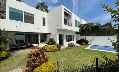 Casa Seminueva Moderna en RENTA Amueblada Norte Cvca Vigilancia