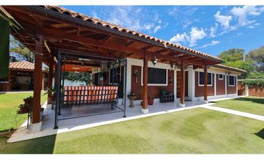 Gran Casa 3 hab en Linderos Buin