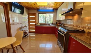Gran Casa 3 hab en Linderos Buin