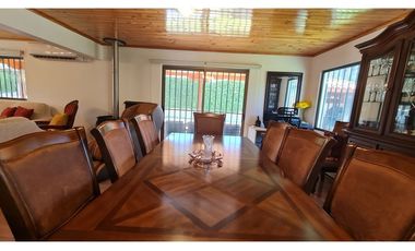 Gran Casa 3 hab en Linderos Buin