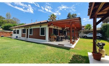 Gran Casa 3 hab en Linderos Buin