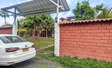 VENTA de CASA LOTE en MUNICIPIO GIGANTE
