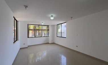 Vivienda 3 pisos en El Retorno a 100m de la Uni. Ed. Madre Teresa, Caranqui