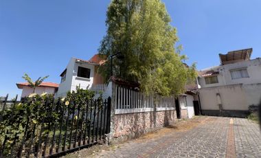 Vivienda 3 pisos en El Retorno a 100m de la Uni. Ed. Madre Teresa, Caranqui