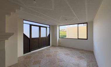 Casa con piscina en Chibuleo