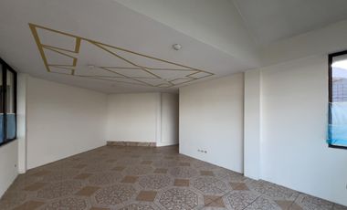 Casa con piscina en Chibuleo