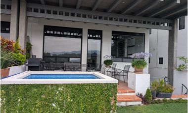 PREVENTA DE CASA EN VALLE DE BRAVO