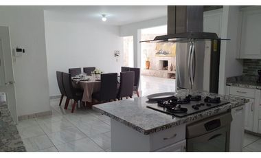 CASA EN VENTA CON  ALBERCA AL NORTE DE SALTILLO