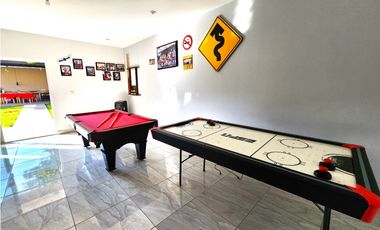 CASA EN VENTA CON  ALBERCA AL NORTE DE SALTILLO