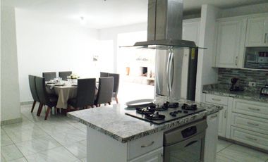 CASA EN VENTA CON  ALBERCA AL NORTE DE SALTILLO