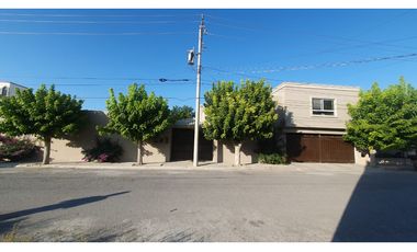 CASA EN VENTA CON  ALBERCA AL NORTE DE SALTILLO