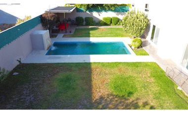 CASA EN VENTA CON  ALBERCA AL NORTE DE SALTILLO