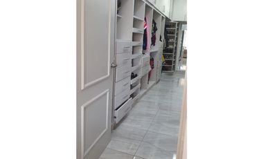 CASA EN VENTA CON  ALBERCA AL NORTE DE SALTILLO