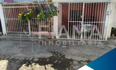 CASA EN VENTA COL. LOS SAUCES, TEPIC, NAY.