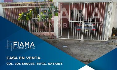 CASA EN VENTA COL. LOS SAUCES, TEPIC, NAY.
