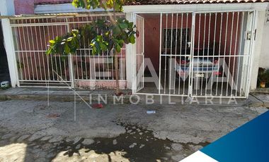 CASA EN VENTA COL. LOS SAUCES, TEPIC, NAY.