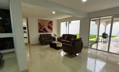 Residencia de Lujo en Naranjos Querétaro con Alberca y Terraza