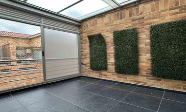 Arriendo - Exclusiva casa en Pinares de Chía