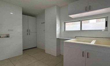 Arriendo - Exclusiva casa en Pinares de Chía