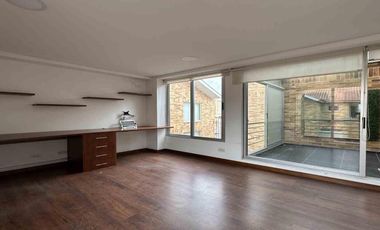 Arriendo - Exclusiva casa en Pinares de Chía