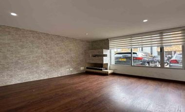 Arriendo - Exclusiva casa en Pinares de Chía