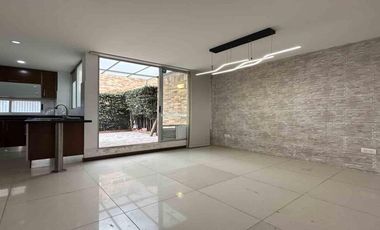 Arriendo - Exclusiva casa en Pinares de Chía