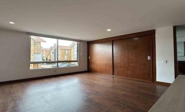 Arriendo - Exclusiva casa en Pinares de Chía