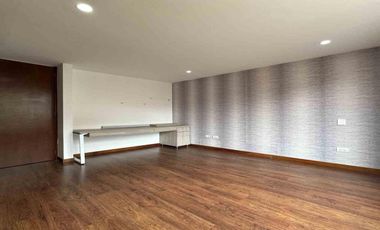 Arriendo - Exclusiva casa en Pinares de Chía