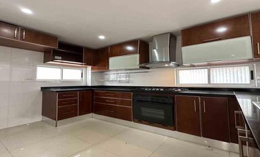 Arriendo - Exclusiva casa en Pinares de Chía