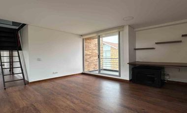 Arriendo - Exclusiva casa en Pinares de Chía