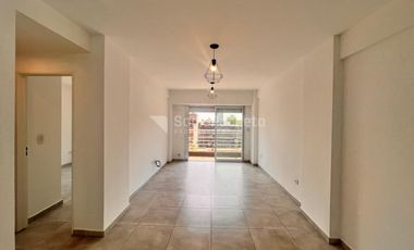 Alquiler departamento 2 ambientes en Moron centro.