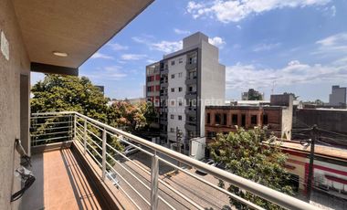 Alquiler departamento 2 ambientes en Moron centro.