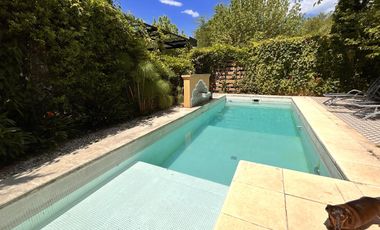 Imponente Propiedad con Piscina en Venta en Fincas de Hudson