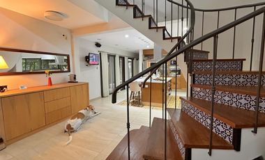 Imponente Propiedad con Piscina en Venta en Fincas de Hudson