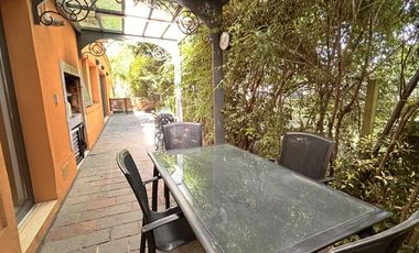 Imponente Propiedad con Piscina en Venta en Fincas de Hudson