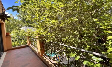 Imponente Propiedad con Piscina en Venta en Fincas de Hudson