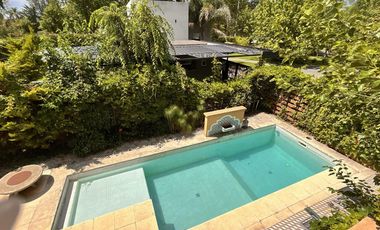 Imponente Propiedad con Piscina en Venta en Fincas de Hudson