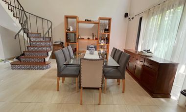 Imponente Propiedad con Piscina en Venta en Fincas de Hudson