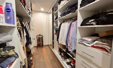 Imponente Propiedad con Piscina en Venta en Fincas de Hudson