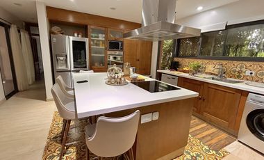 Imponente Propiedad con Piscina en Venta en Fincas de Hudson