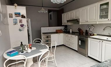 Casa 284 m2 4 habitaciones con Amplio Terreno en El Batán