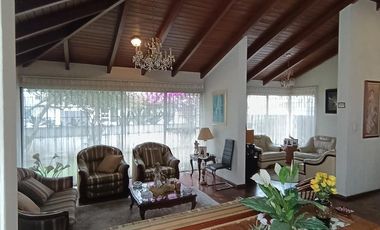 Casa 284 m2 4 habitaciones con Amplio Terreno en El Batán