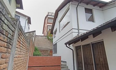 Casa 284 m2 4 habitaciones con Amplio Terreno en El Batán