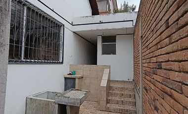 Casa 284 m2 4 habitaciones con Amplio Terreno en El Batán
