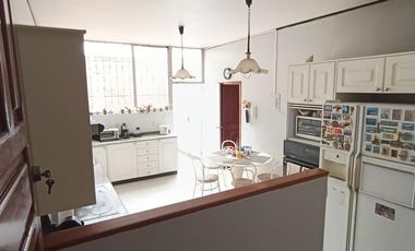 Casa 284 m2 4 habitaciones con Amplio Terreno en El Batán