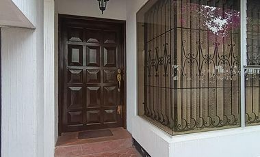 Casa 284 m2 4 habitaciones con Amplio Terreno en El Batán