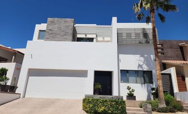 CASA EN VENTA ZONA VALLES IMPECABLE